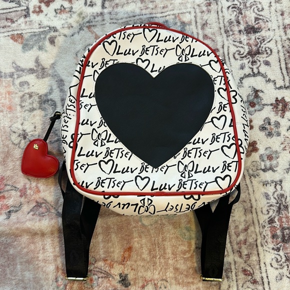Betsey Johnson Handbags - Betsey Johnson Heart Backpack♥️ EUC